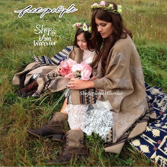 Free People *rare* fringe ruana blanket wrap *shop@iamwarrior - Picture 2 of 10